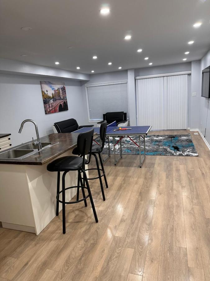 Cmoney Beautiful Home 2 ブランプトン エクステリア 写真