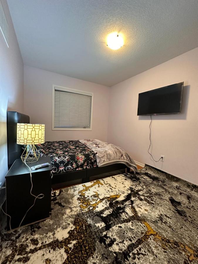 Cmoney Beautiful Home 2 ブランプトン エクステリア 写真